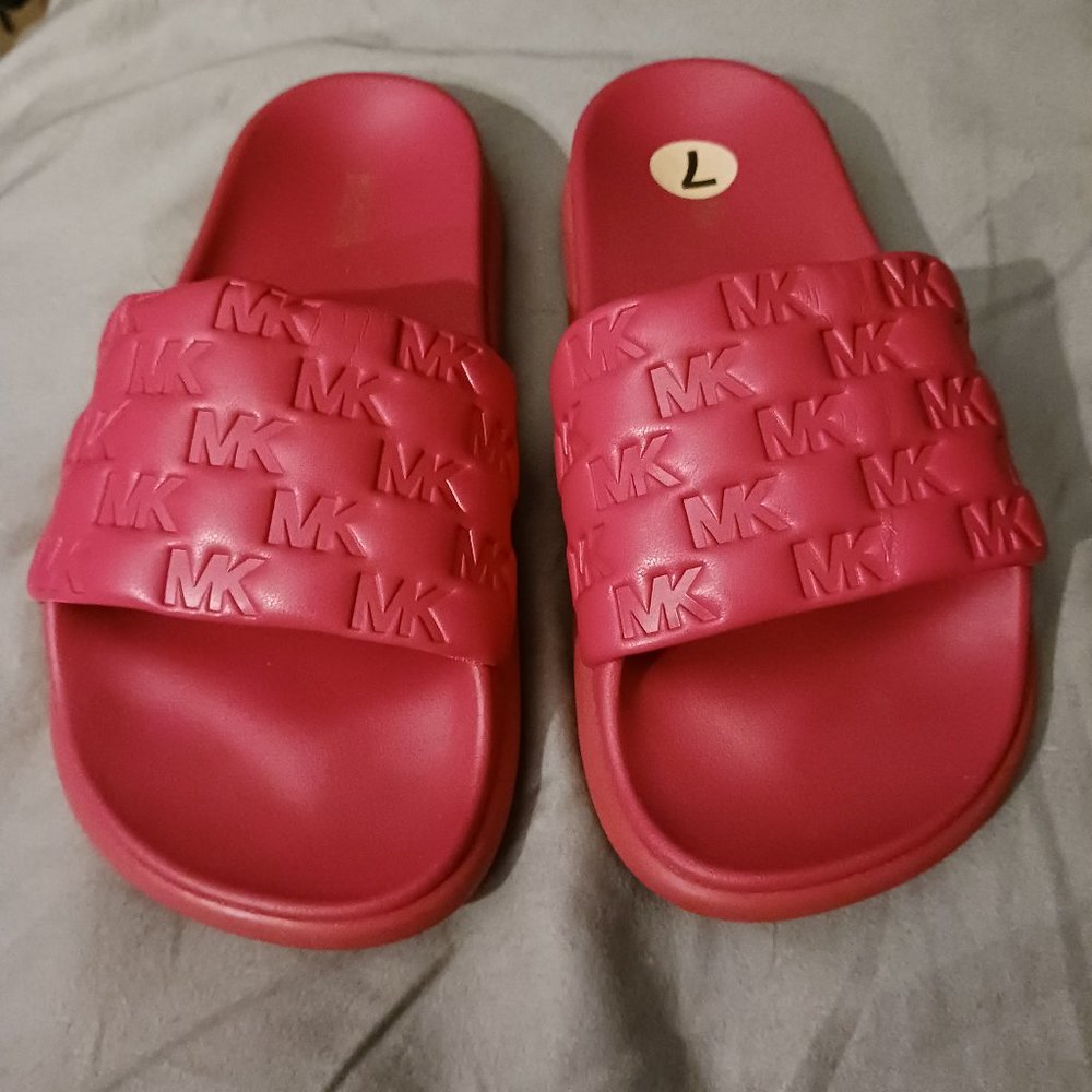 NEW!! Michael Kors Slides Sz 7 - Picture 1 of 8